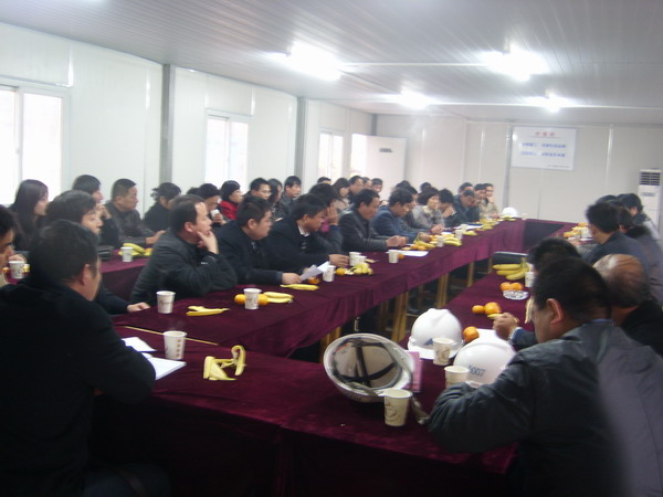 南京棲霞區(qū)馬群街道辦到我公司進(jìn)行了考察，開展了有關(guān)科學(xué)發(fā)展觀的研討會(huì)